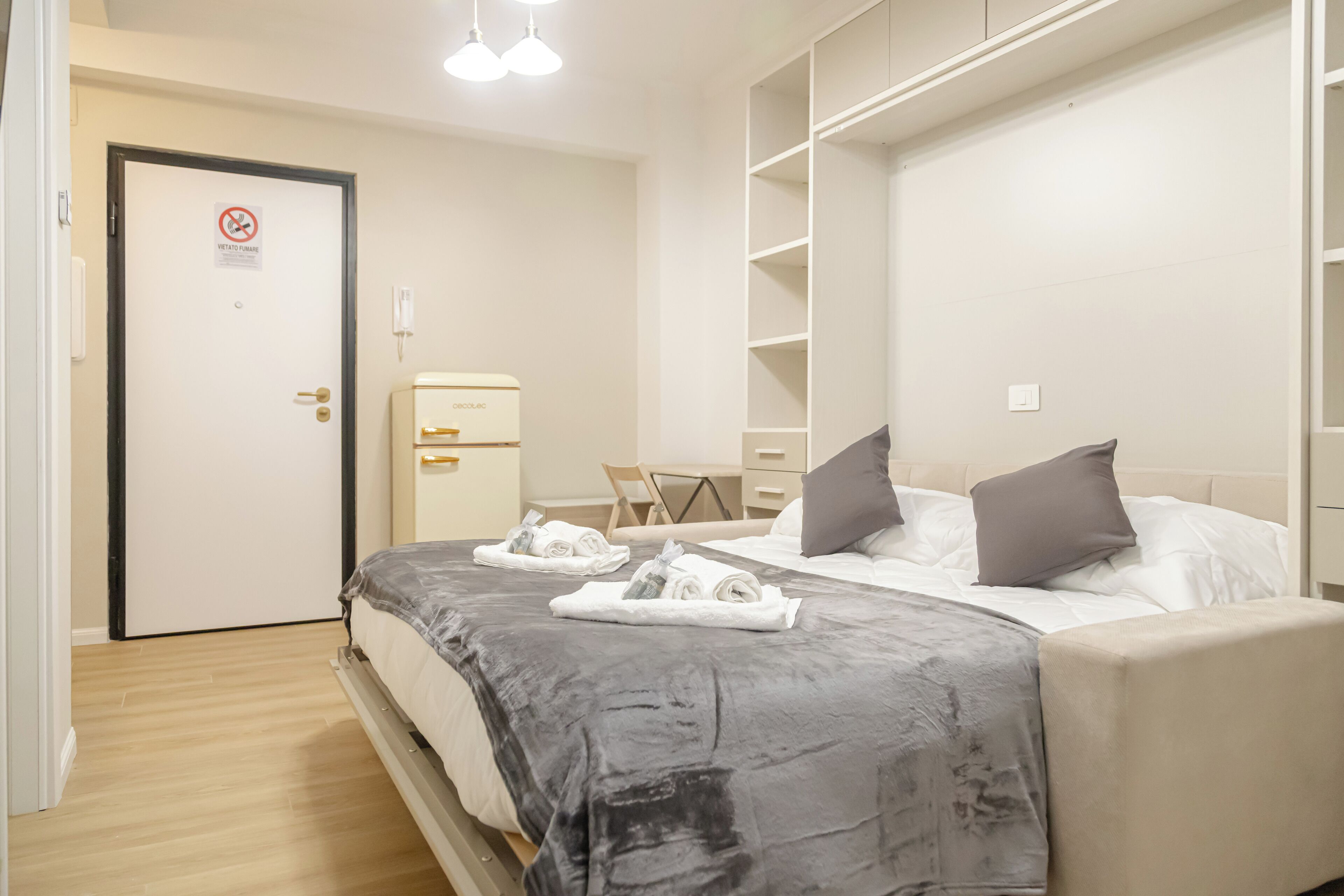 Classic Apartment | Desk, iron/ironing board, free WiFi