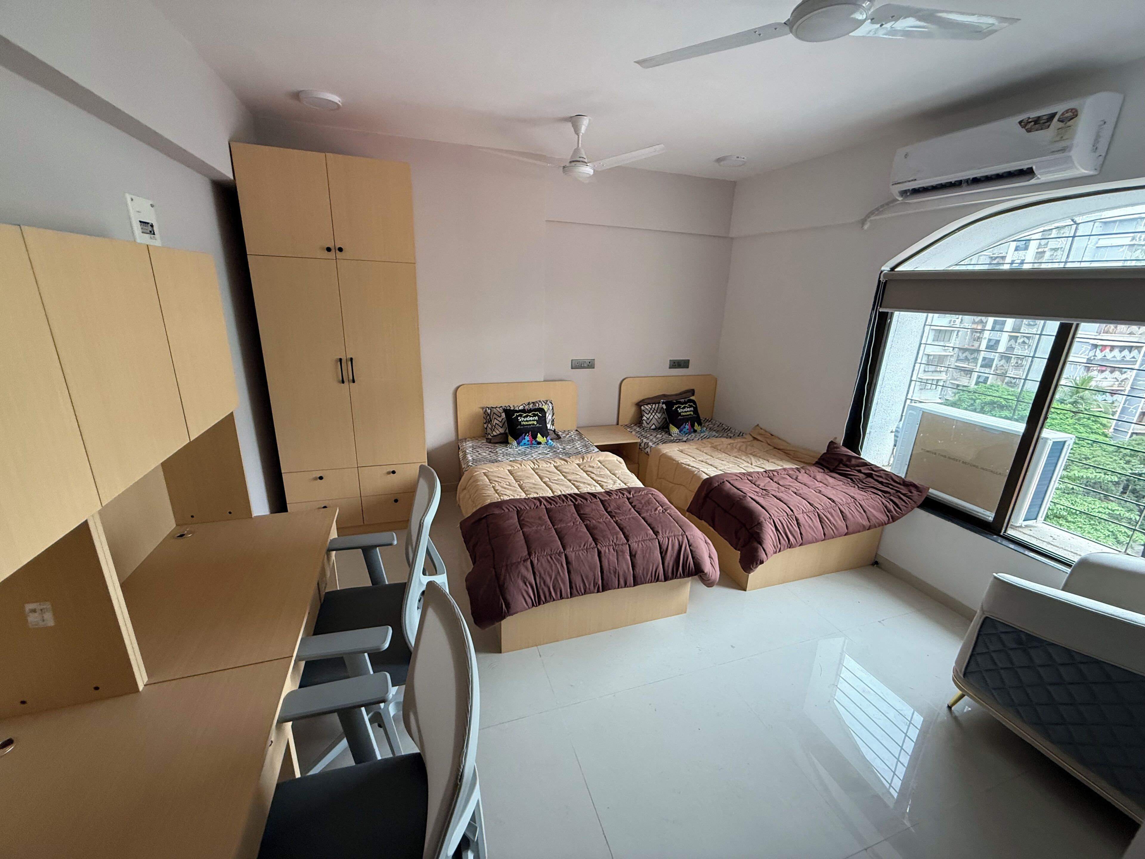 Double Room | Laptop workspace, free WiFi