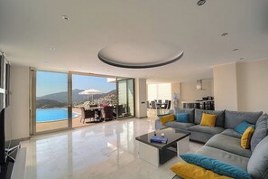 Living area - Villa Ahiska Luxury 4 Bedroom Sea View Villa with Private Pool (Antalya)