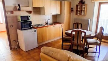 Apartment, Balcony, City View | Interior