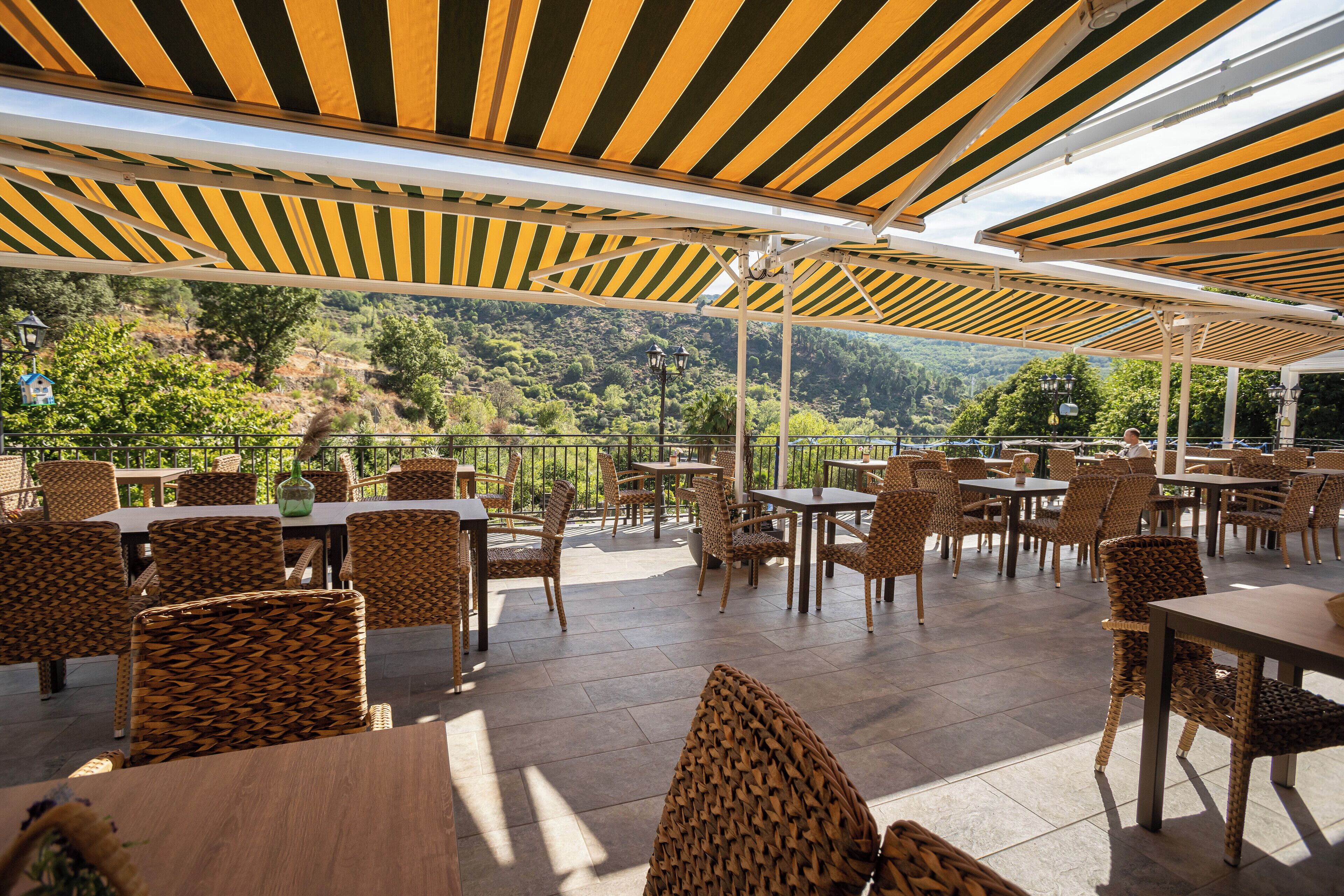 Khu ẩm thực ngoài trời