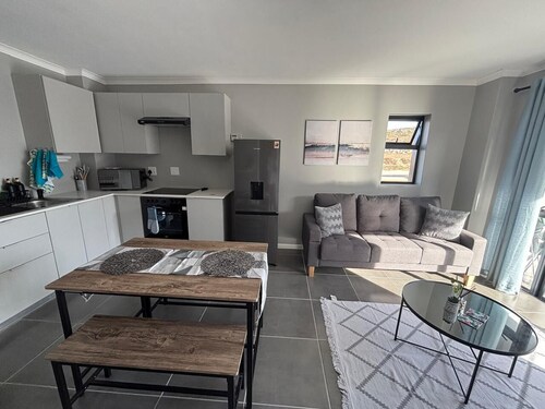 Holiday Apartments - Millennial Arch