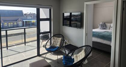 Holiday Apartments - Millennial Arch