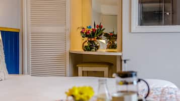 Double Room | Desk, laptop workspace, iron/ironing board, free WiFi