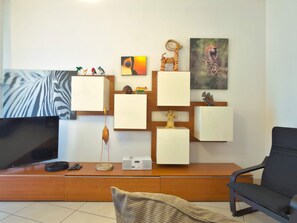 Interior - Casa Elena, Cozy stay steps from Metro Station (Milano)