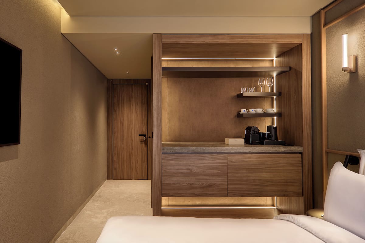 Petit Double Room | 客房内保险箱、遮光窗帘、隔音、熨斗/熨衣板