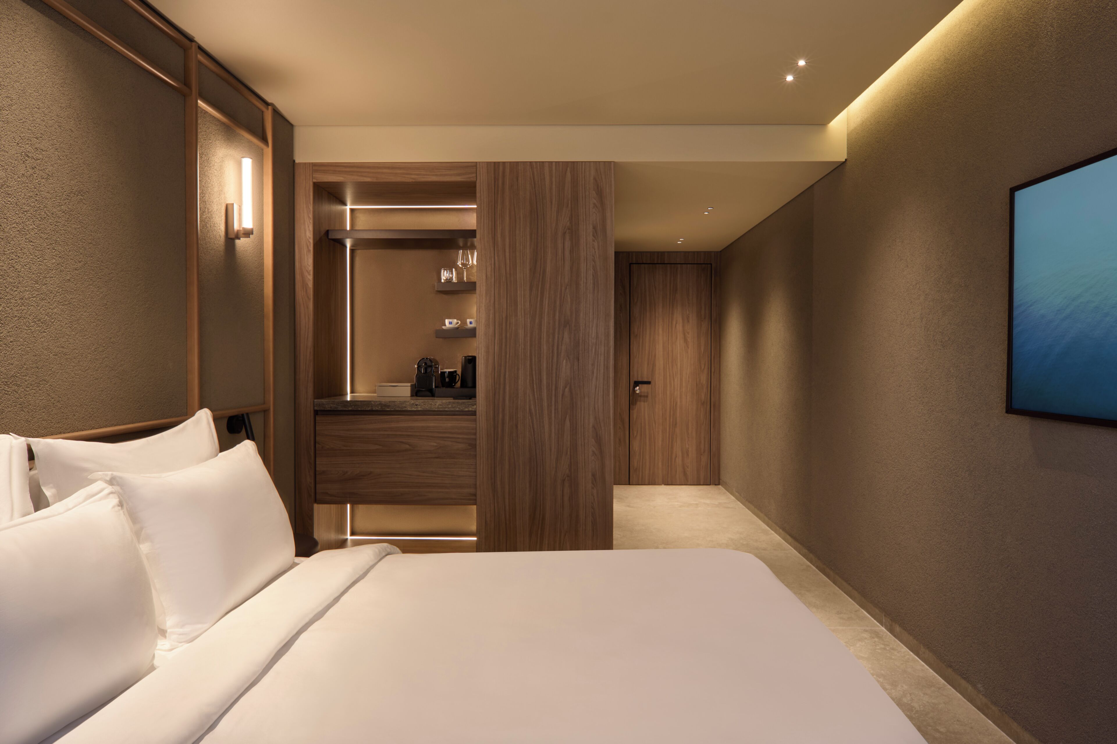 Coreon Signature Suite | 客房内保险箱、遮光窗帘、隔音、熨斗/熨衣板