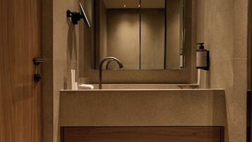 Petit Double Room | Bathroom