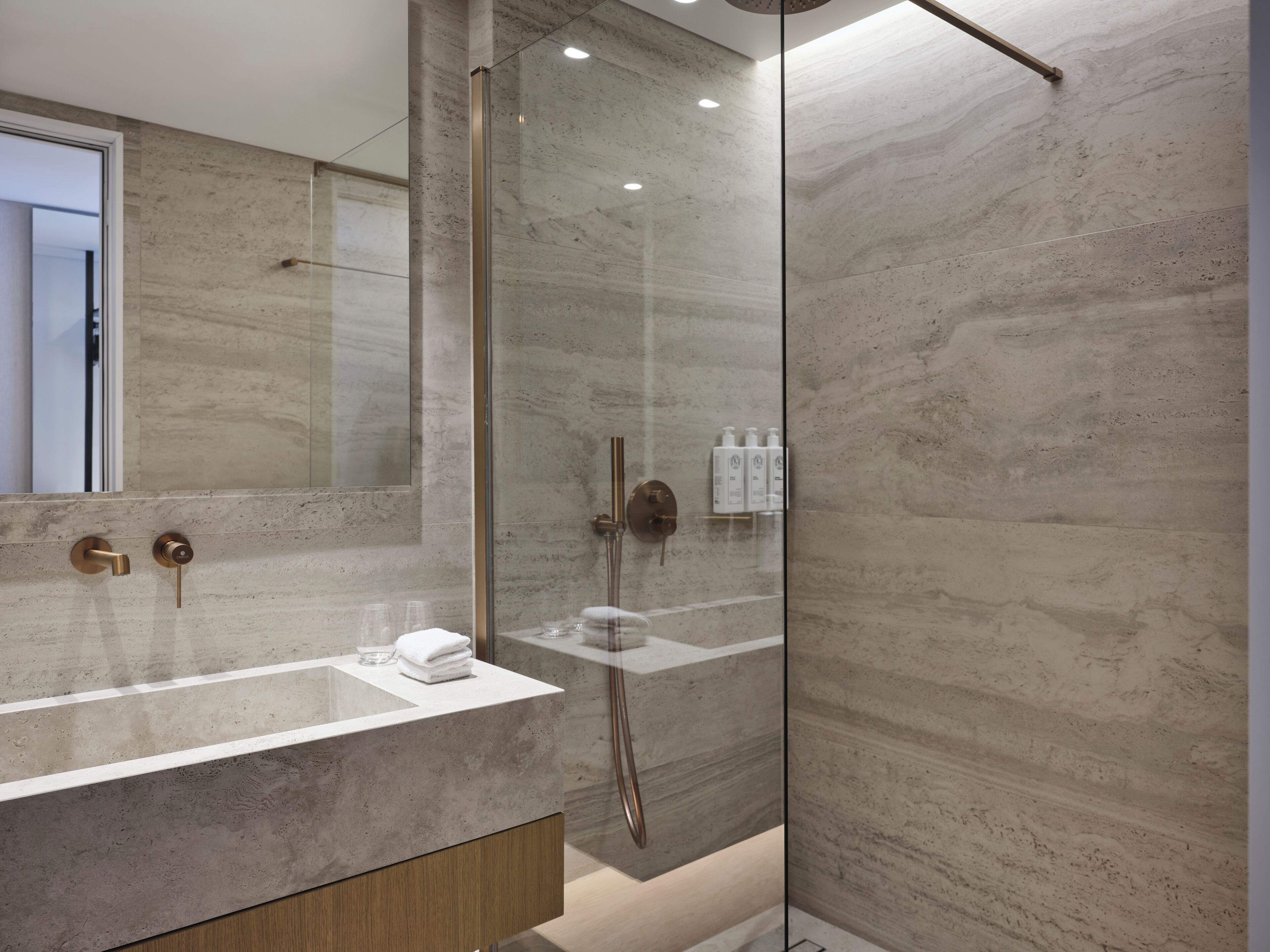 Superior Double Room, City View | Bathroom