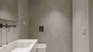 Suite Junior | Bagno | Doccia, asciugacapelli, pantofole, asciugamani