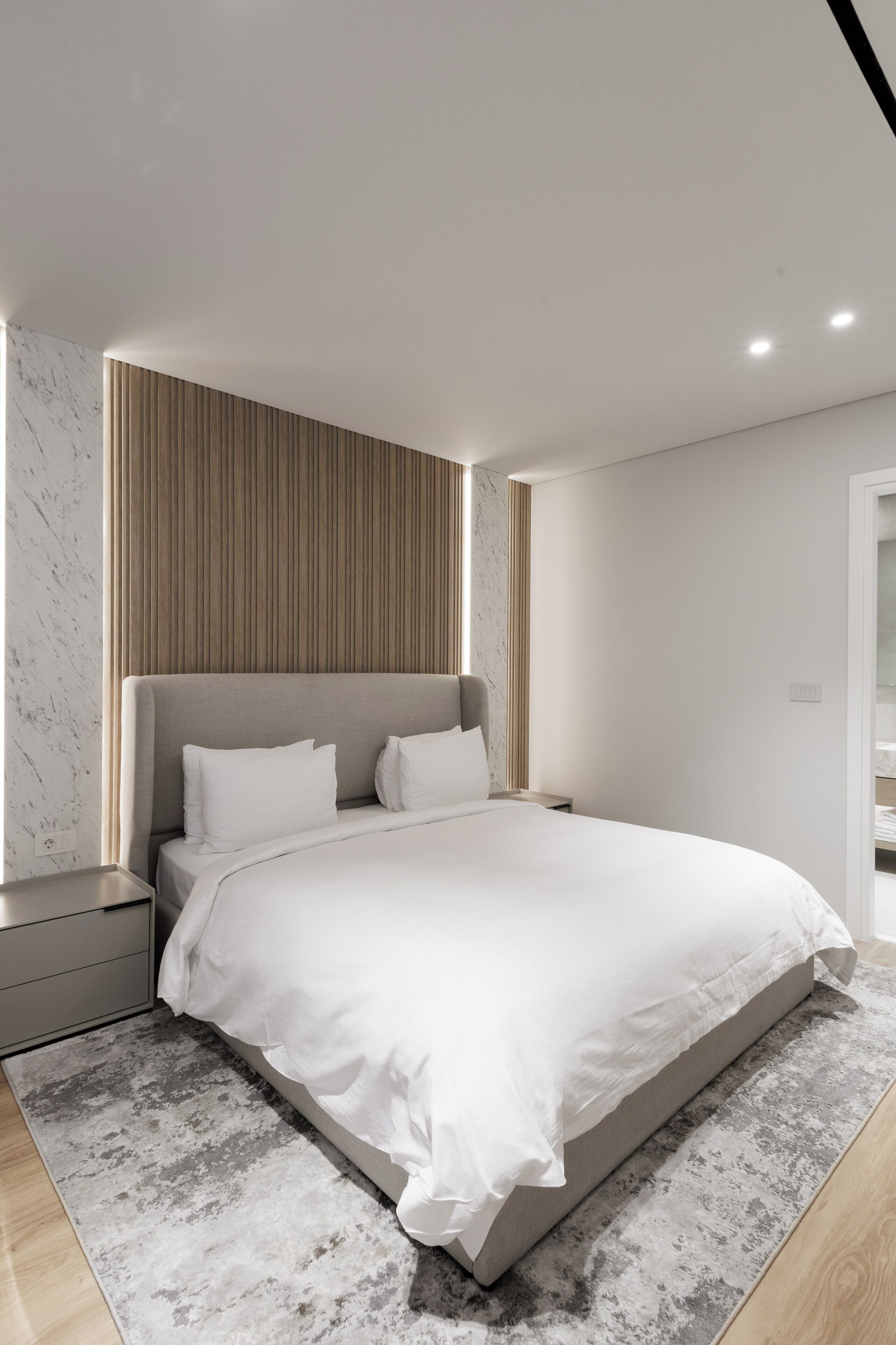 Suite – junior | Safe på rommet, blendingsgardiner, lydisolert og strykejern/-brett