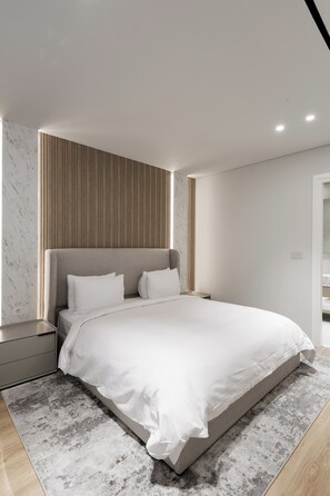 In-room safe, blackout curtains, soundproofing, iron/ironing board - The Nur Hotel (Athens)