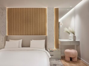 In-room safe, blackout curtains, soundproofing, iron/ironing board - The Nur Hotel (Athens)