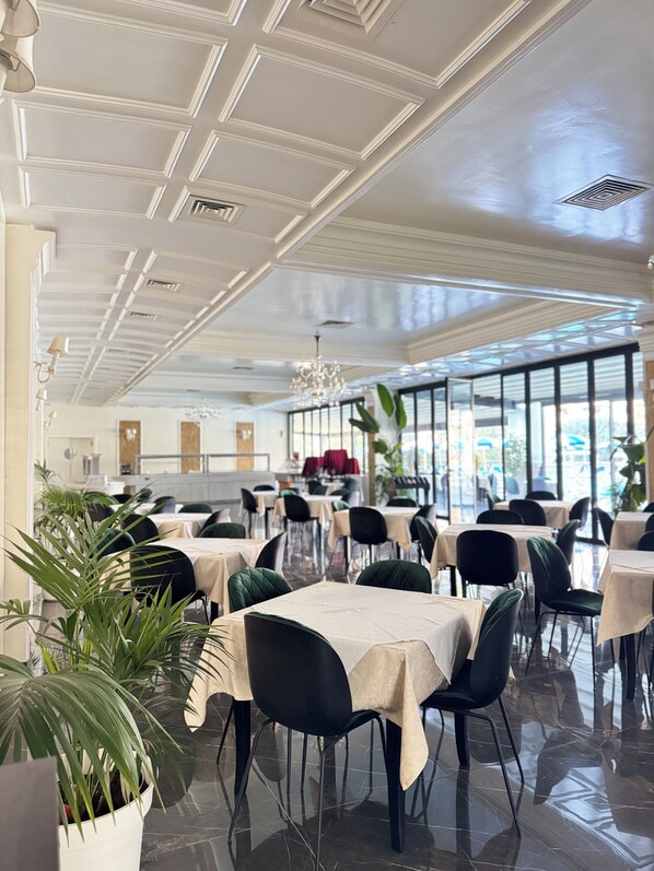 Restaurant - Hotel Onufri (Golem)