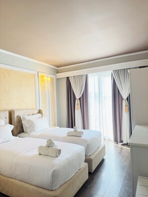 Premium bedding, down comforters, Tempur-Pedic beds, desk - Hotel Onufri (Golem)