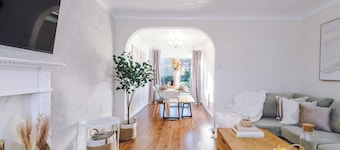 Peaceful 3 Bedroom Detached Home with ample parking, 7 mins to Chester