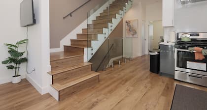 Newly Renovated 4B4B Suite in Central Los Angeles