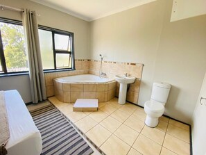 Bathroom - Phola la bed and Breakfast (eMthonjaneni)