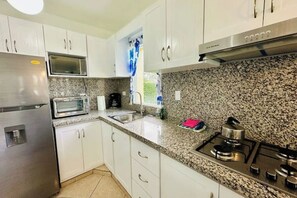 Private kitchen - Oceanfront Apartment, Cabarete (Cabarete)