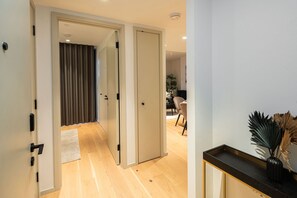 Interior - Elegant 2BR London Escape • A/C • Gym Access (London)