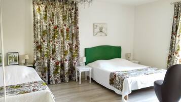 Fer et planche à repasser, Wi-Fi, draps fournis