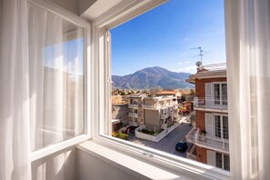 Premium bedding, down comforters, memory foam beds, in-room safe - Pompei Scavi e Chiesa - Suites in Centro (Pompei)