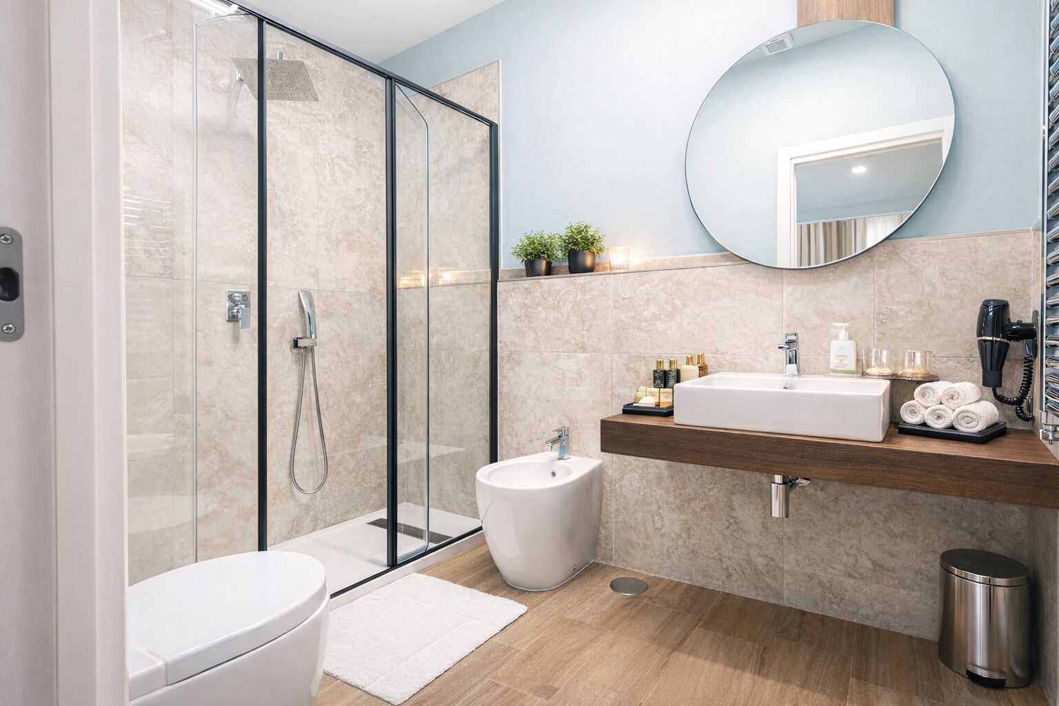 Doccia, soffione a pioggia, asciugacapelli, bidet