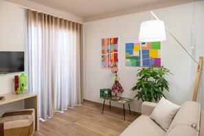 Familien-Suite, eigenes Bad, Stadtblick | Wohnbereich