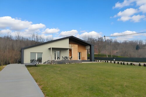 Alleinstehendes Ferienhaus mit Klimaanlage, privatem Pool,  W-LAN, Terrasse, Haustiere erlaubt