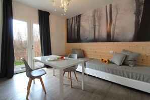 TV - Beautiful private villa for 11 guests with private pool, A/C, WIFI, terrace and pets allowed (Montebelluna)