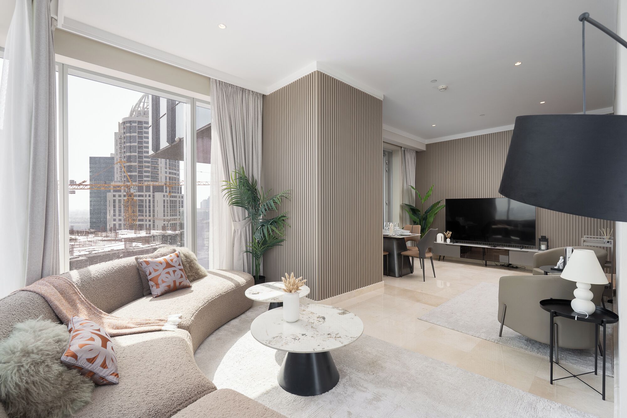 Leilighet – deluxe, byutsikt | Oppholdsområde | Smart-TV