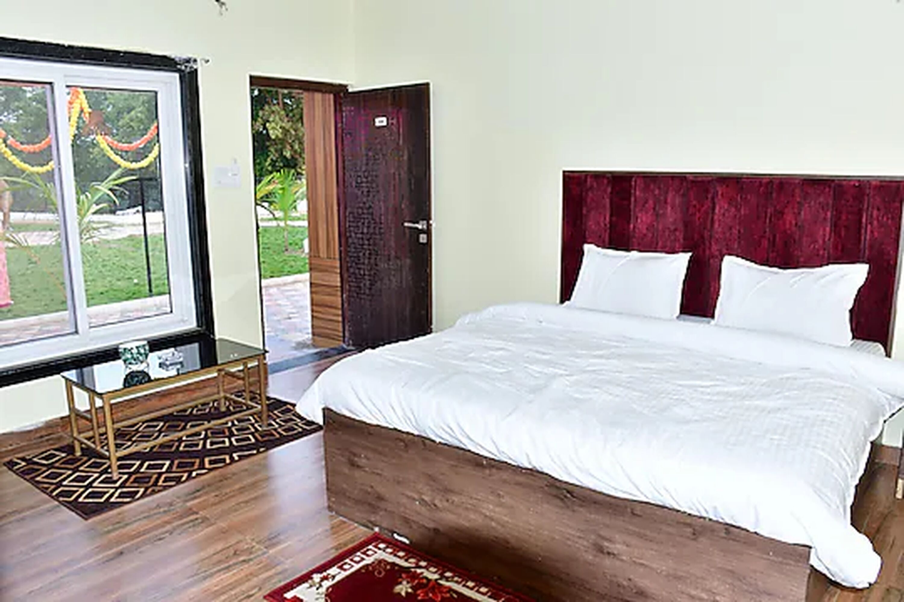 書桌、筆電工作空間、免費無線上網