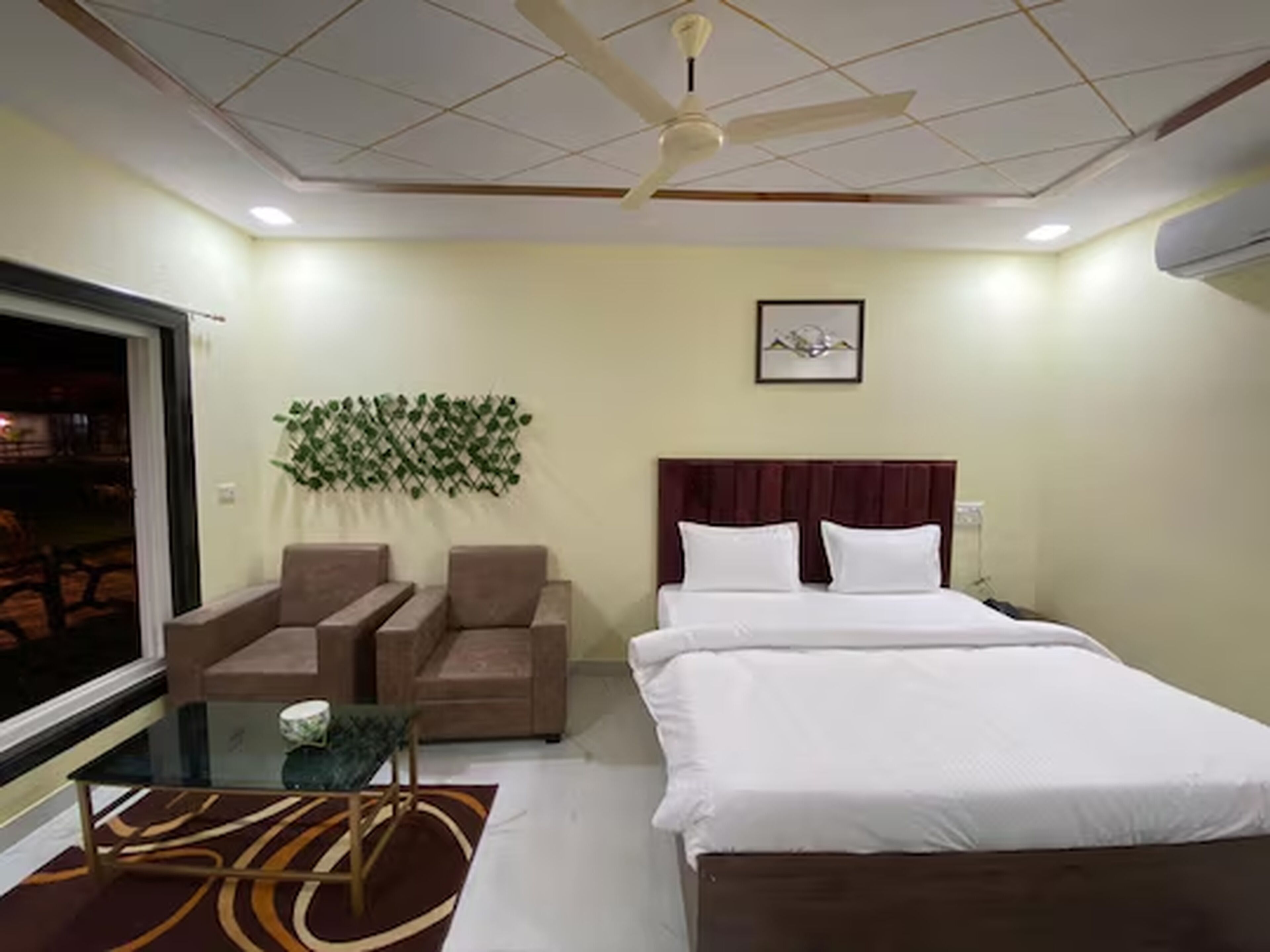 書桌、筆電工作空間、免費無線上網