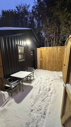 Studio, Multiple Bedrooms | Outdoor dining - Cozy Studio Retreat in Scenic Georgina, Canada (Georgina)