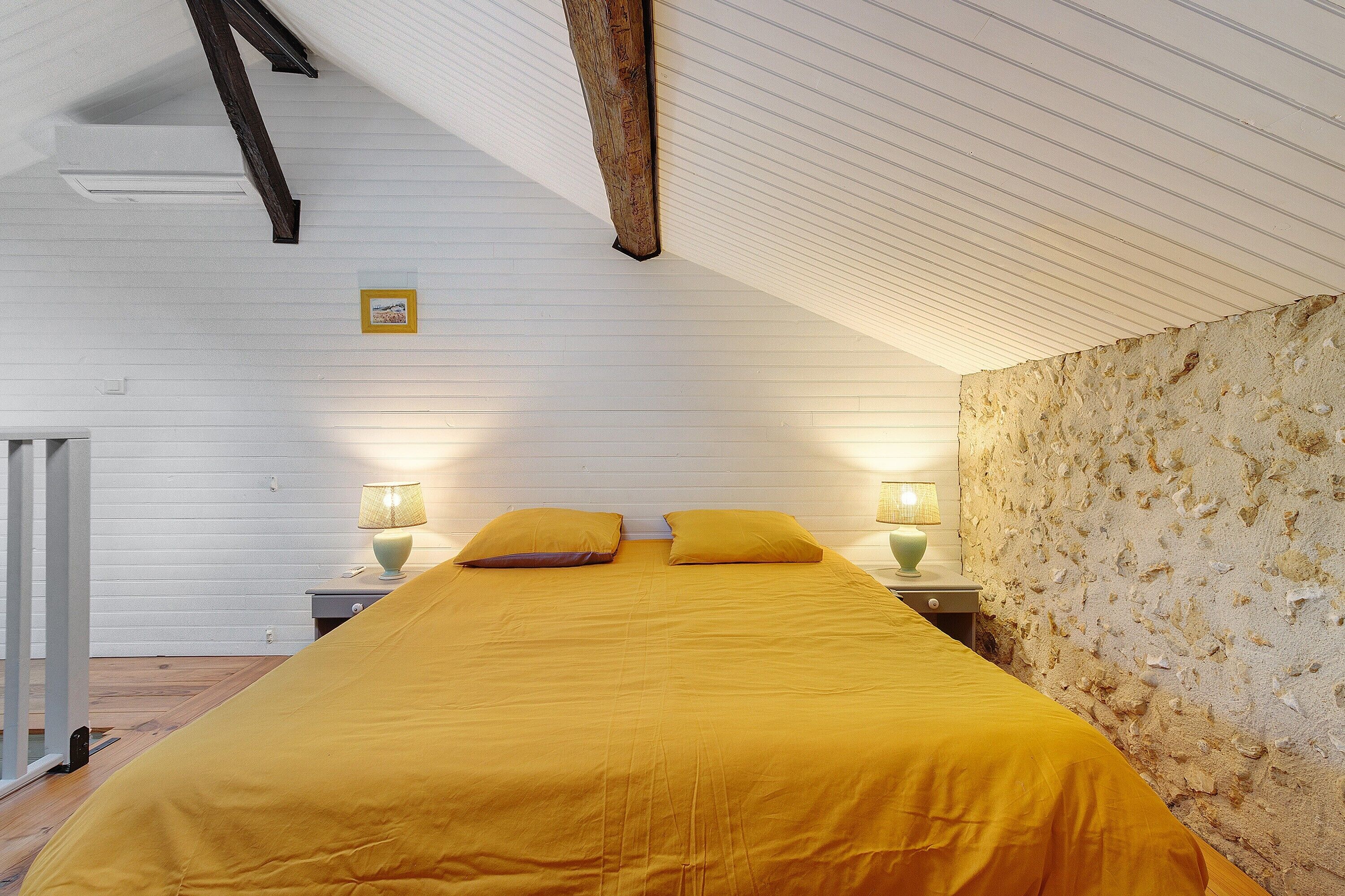 1 chambre, fer et planche à repasser, Wi-Fi, draps fournis