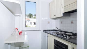 Superior Apartment, Sea View | Private kitchen