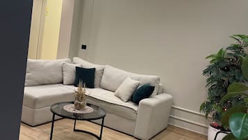 Superior Apartment, Balcony, Sea View | Interior