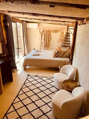 Una cassaforte in camera, Wi-Fi, lenzuola