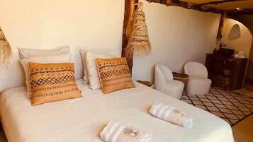 客房内保险箱、WiFi、床单