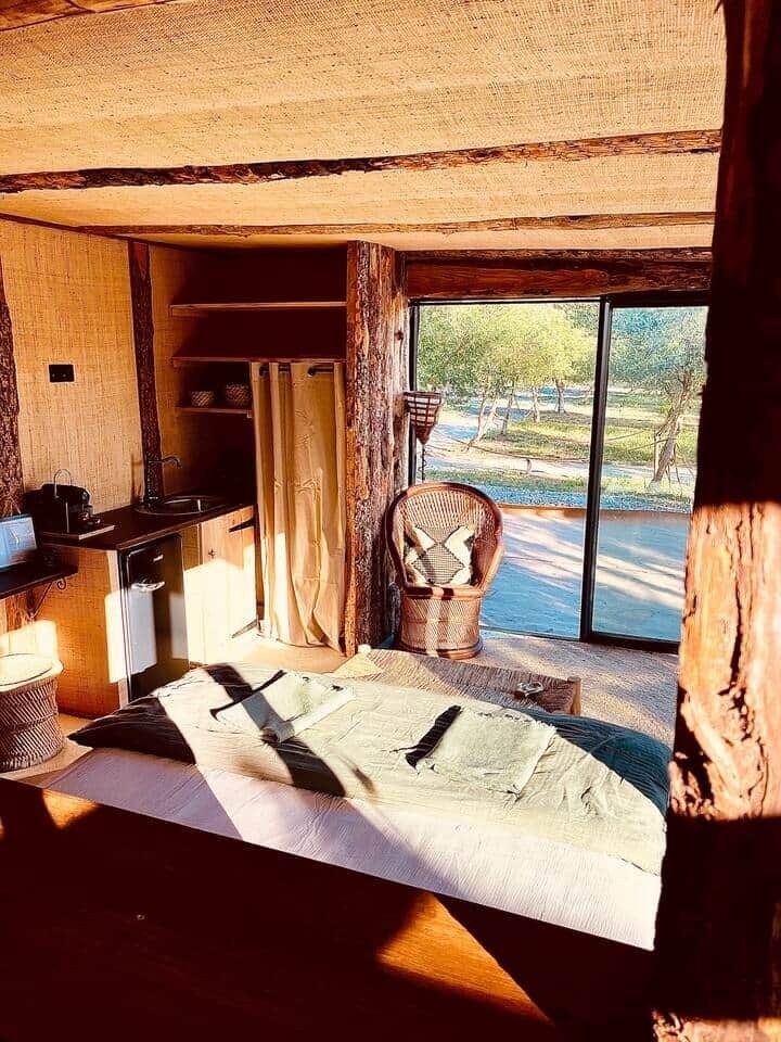 Coffres-forts dans les chambres, draps fournis