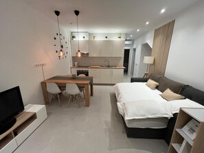 Iron/ironing board, WiFi, bed sheets - Holiday Home 'Ester' with Wi-Fi and Air Conditioning (Palamós)