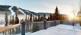 Ski-In Hot Tub | Sunburst Drive Mountain Home