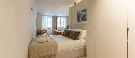 1 bedroom, bed sheets
