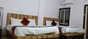 Deluxe Room - Hotel Sunrise (Bhopal)