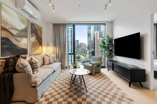 Cozy 1-bedroom apartment in charming Southbank with AC