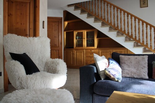 Appartement 'The Wild Deer Retreat' avec vue sur la montagne et balcon