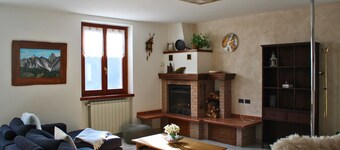 Apartment 'The Wild Deer Retreat' with Mountain View and Balcony