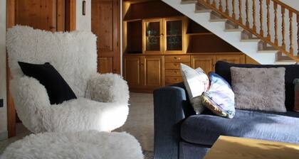 Appartement 'The Wild Deer Retreat' avec vue sur la montagne et balcon