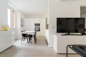 Interior - GuestHost - A bright 50 square meters apartment, perfect for four people, located on the first floor of a building with an elevator (NOT accessible to disabled guests).The property is located near the Central Station, one of the main hubs for getting aro (Milan)