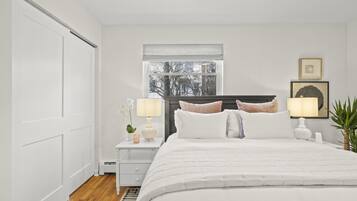 Fer et planche à repasser, Wi-Fi, literie fournie